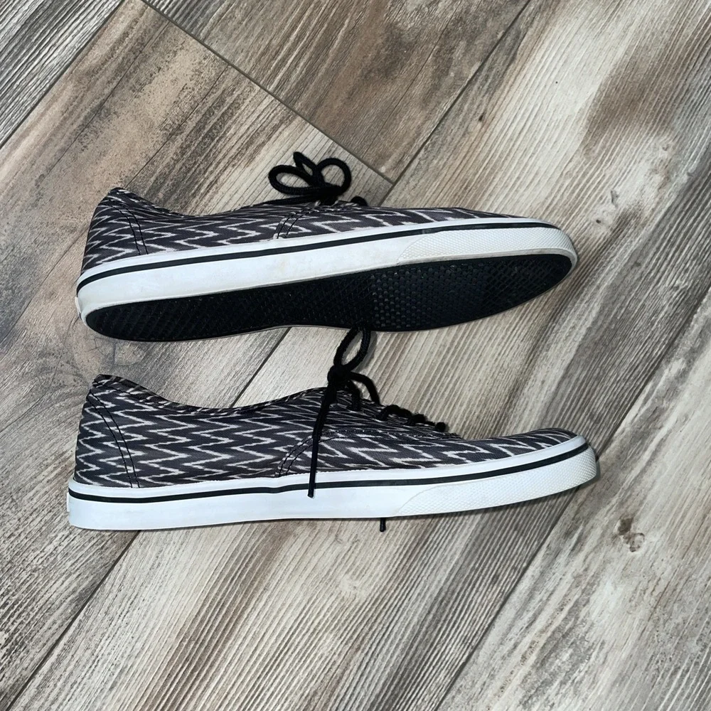 Vans Unisex-Adult Chevron Print Sneakers, blkgray,‎ M 6— W 7.5